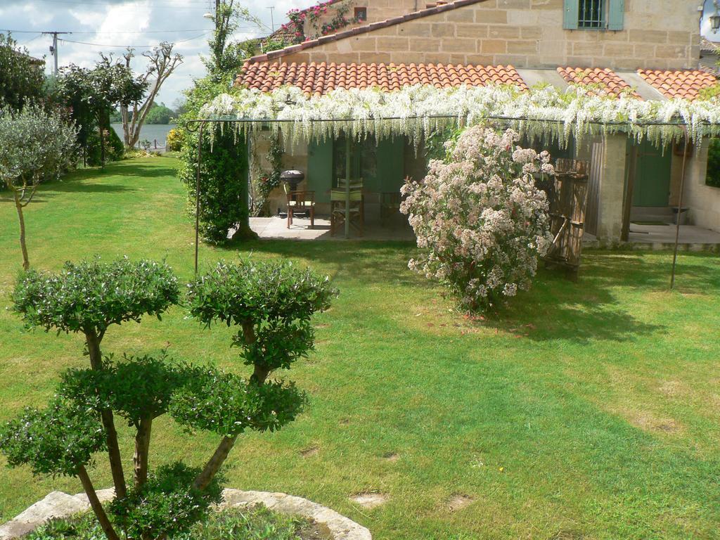 Gites Face Riviere Saint-Emilion Vignonet Buitenkant foto
