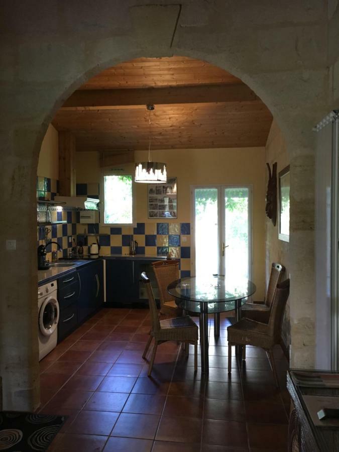 Gites Face Riviere Saint-Emilion Vignonet Buitenkant foto